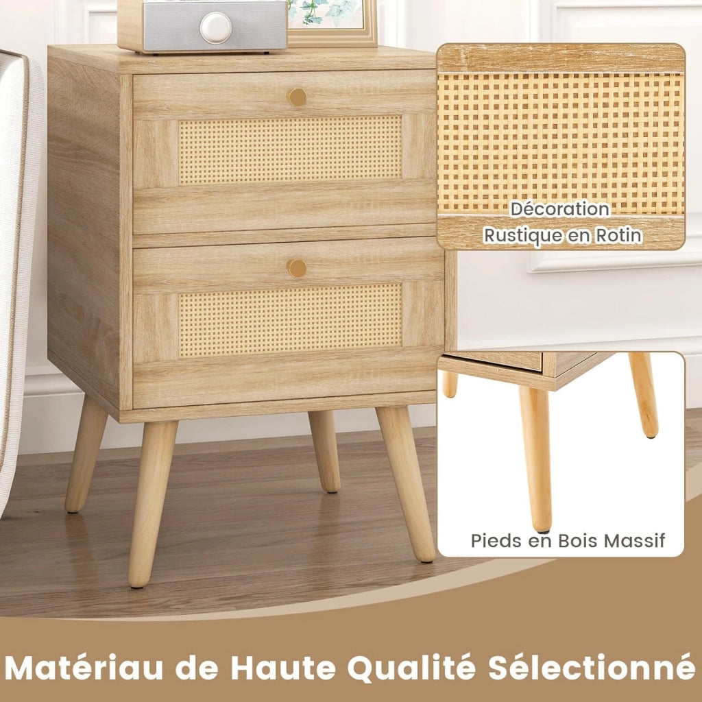 Comodino, Tavolo da Notte con 2 Cassetti Scorrevoli e Decorazione Rustica in Rattan, Piano Spazioso, Bottoni Dorati Eleganti e Cuscinetti di Protezione per Piedi, Naturale (1)