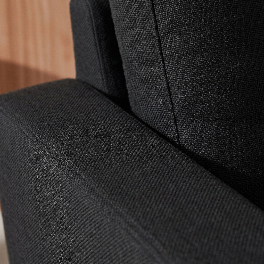 Divano in tessuto con gambe in legno, 2 posti, grigio scuro