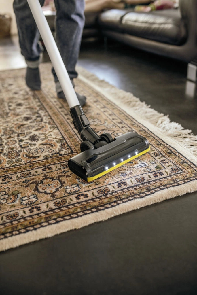 Karcher aspirapolvere senza fili vc 6 cordless ourfamily versione bianca, 2 livelli di aspirazione, 50 minuti di autonomia, peso: 2,8 kg, batteria da 25,2 v, supporto a parete con funzione di ricarica