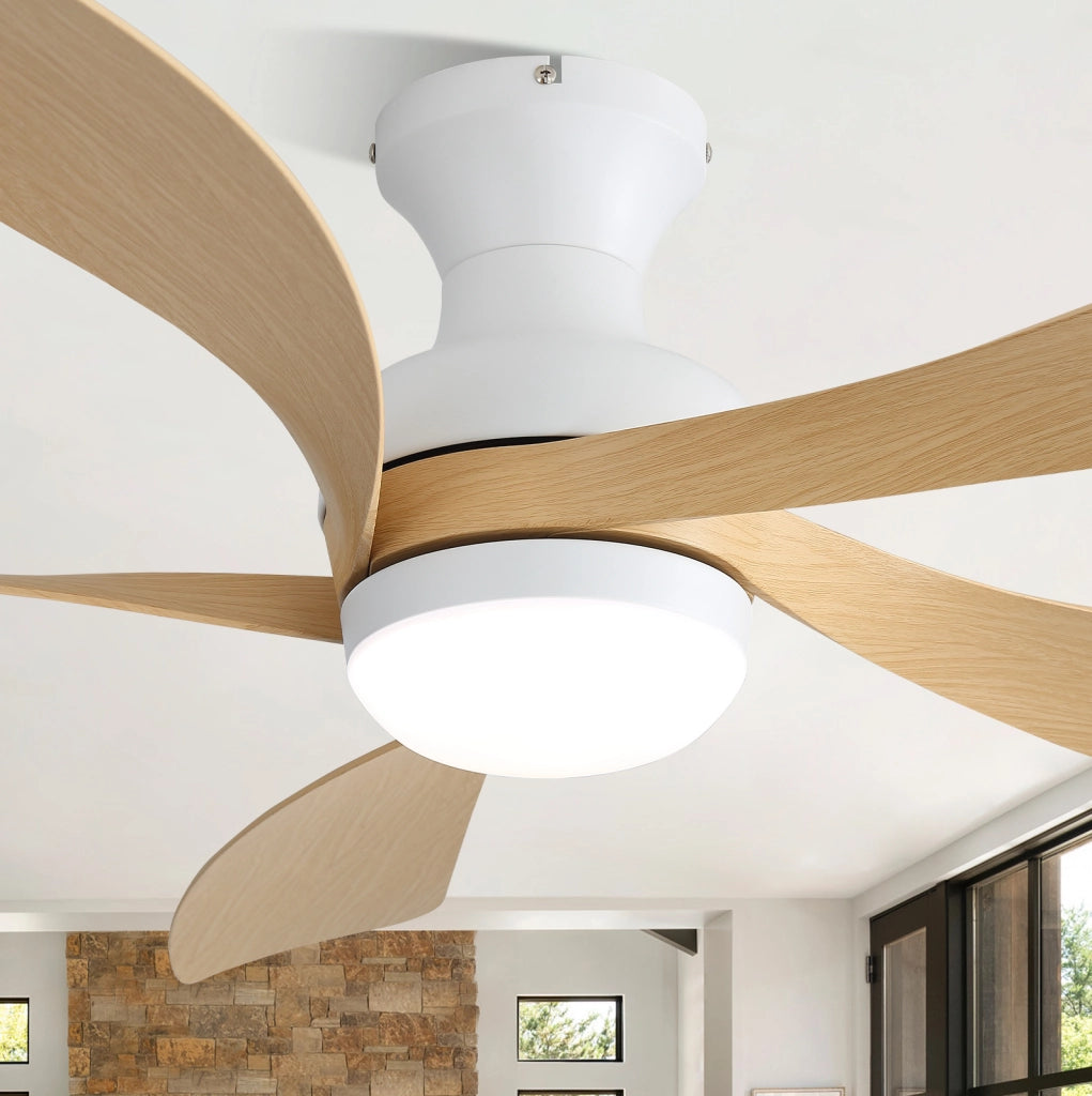 Ventilatore da soffitto con LED dimmerabile; motore DC reversibile e telecomando; bianco