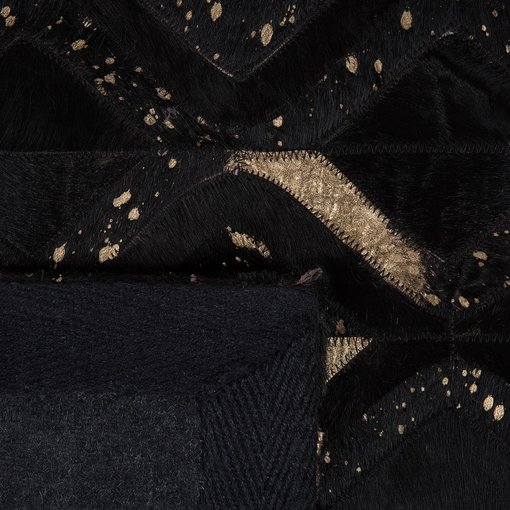 Tappeto Nero con Pelle dorato 140 x 200 cm in stile Modern Glam