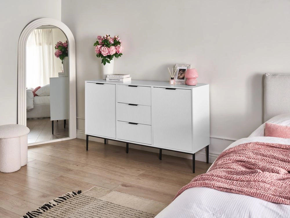 Credenza moderna Soggiorno Camera da letto Mobile 2 ante MDF Gambe in metallo Bianco stile moderno