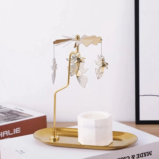Supporto per candela a forma di carosello dorato - candelabro girevole - supporto per candele in metallo - contenitore per oggetti da tavola - grande tavolo da pranzo con supporto per candele.
