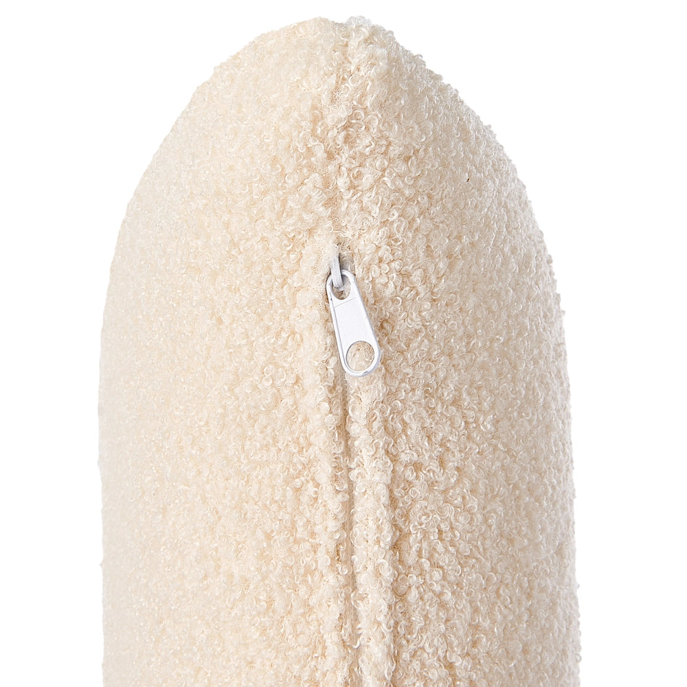Poltrona da salotto con schienale curvo  boucle beige stile glam elegante soggiorno