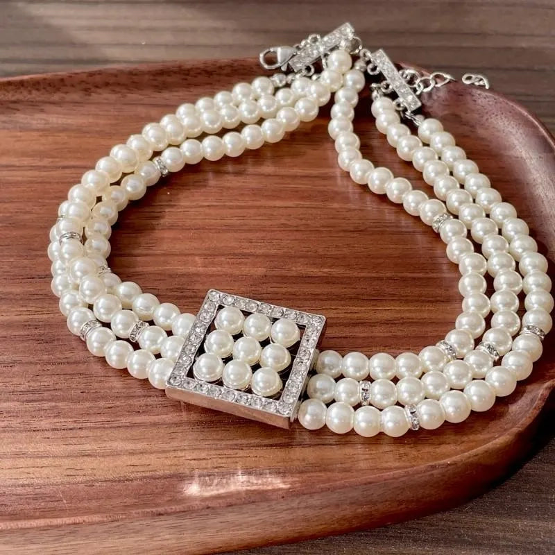 Collana e orecchini fatti a mano con zirconi, diamanti e perle, regalo di Natale o di compleanno.