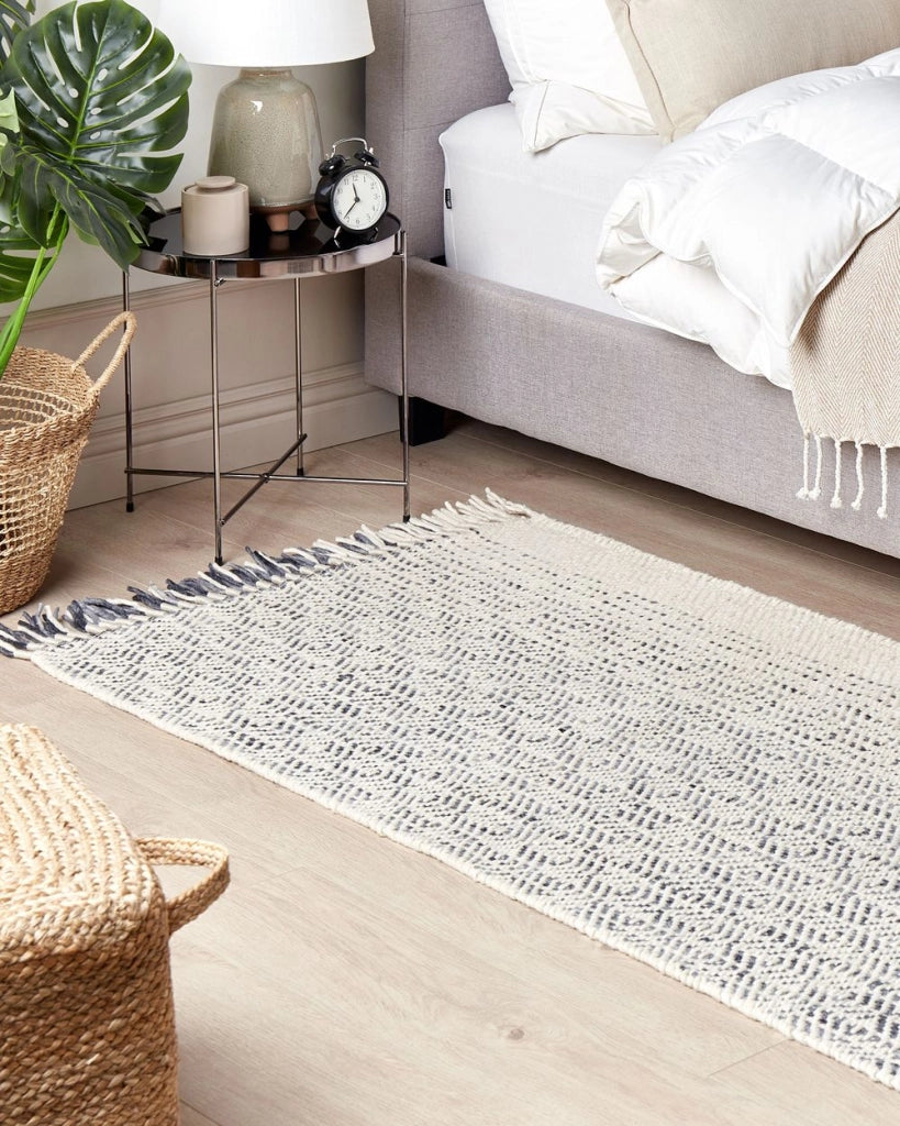 Tappeto Bianco e Grigio Lana Cotone 80 x 150 cm Tessuto a mano a trama piatta con nappe