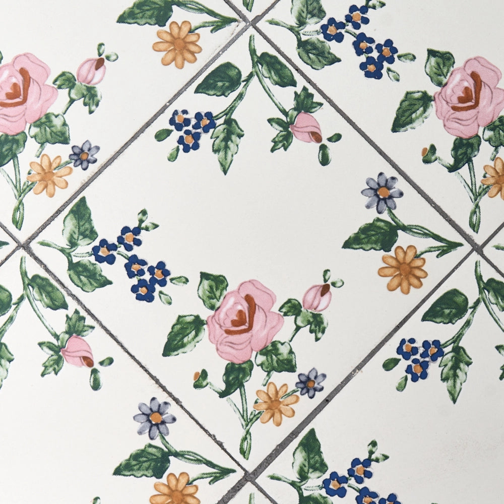 Tavolino da bistrot in ferro nero con piano rotondo rivestito in piastrelle di ceramica a mosaico stile ferro battuto