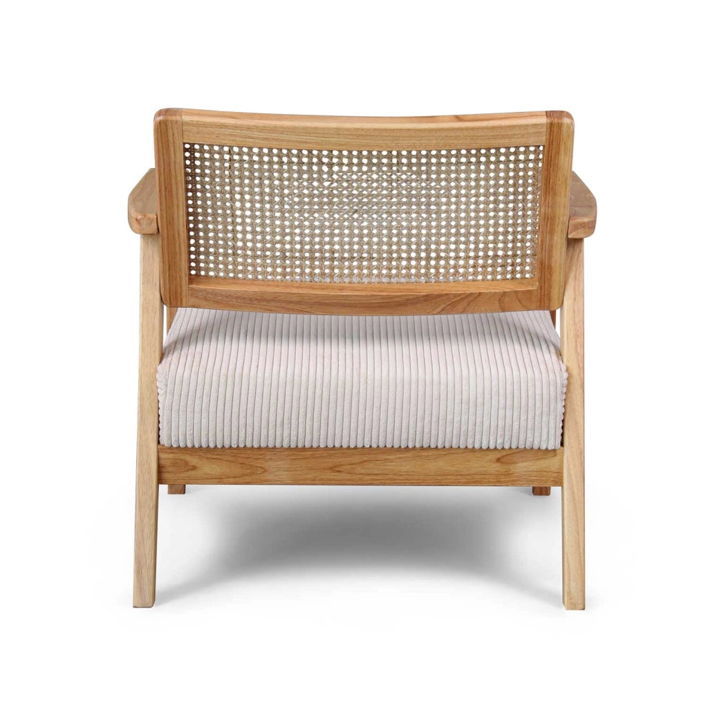Artena - Poltrona in legno massello di Parawood con innesti in polyrattan e seduta in velluto a coste