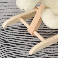 Cavallo a Dondolo Bianco e Rosa con Suoni e Struttura in Legno di Pioppo per Bambini 18-36 Mesi, 70x28x57cm