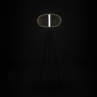 E-STYLO Lampada da terra con paralume dorato a gabbia e base treppiede nera, perfetta per aggiungere un tocco moderno e sofisticato a qualsiasi ambiente, 50cm X 50cm H. 150cm