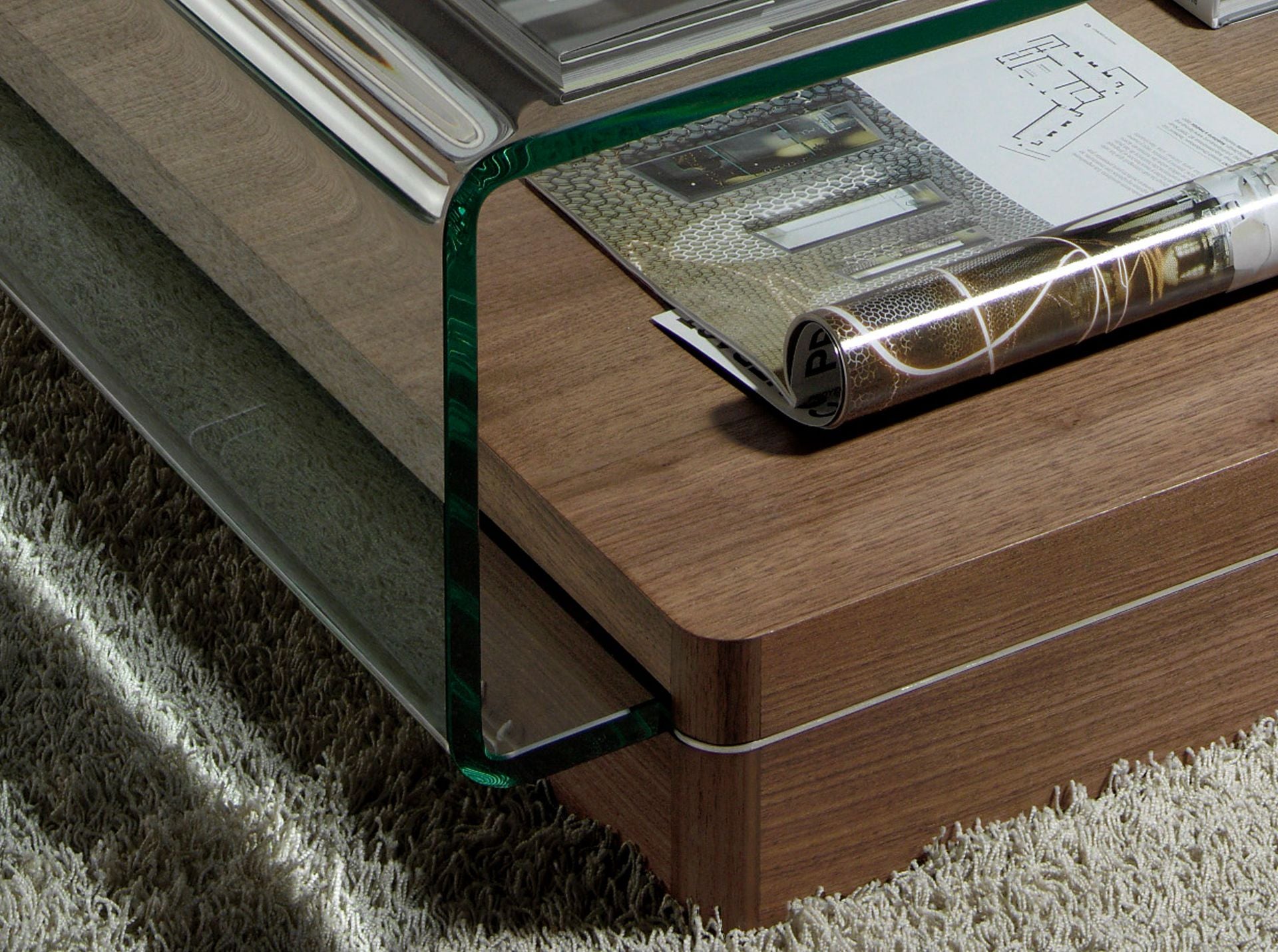 Tavolino rettangolare in vetro temperato e noce