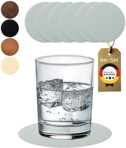 Set di Supporti per Vassoio in Vetro Ronde - Antiscivolo e Lavabile - Protezione Perfetta per la Tavola - Supporti per Vassoio in Vetro Pelle Grigia - Realizzato in Germania - Codice Prodotto:  - Modello:  - Caratteristiche Tecniche:  - Set di 6 pezzi