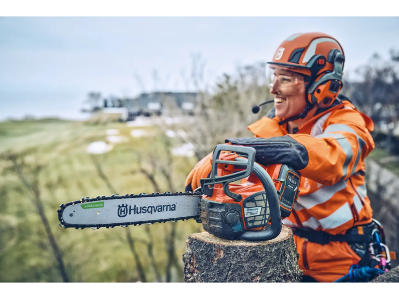 Motosega Husqvarna T542i XP professionale con frizione senza batteria e caricabatterie