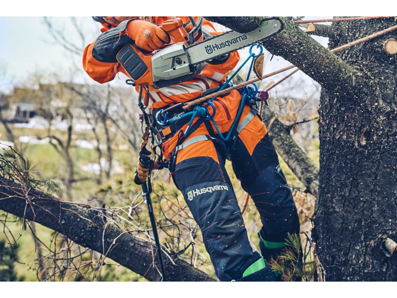 Motosega Husqvarna T542i XP professionale con frizione senza batteria e caricabatterie