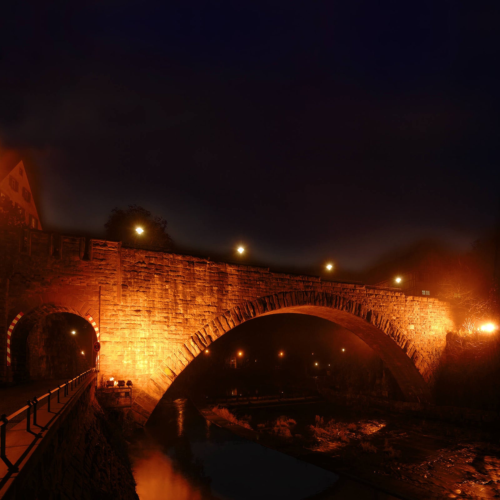 FLOOD AMBER Faro LED IP65 proiettore luce ambra arancione 1700K faretto facciate alberi monumenti fontane cantina garage 230V 30W