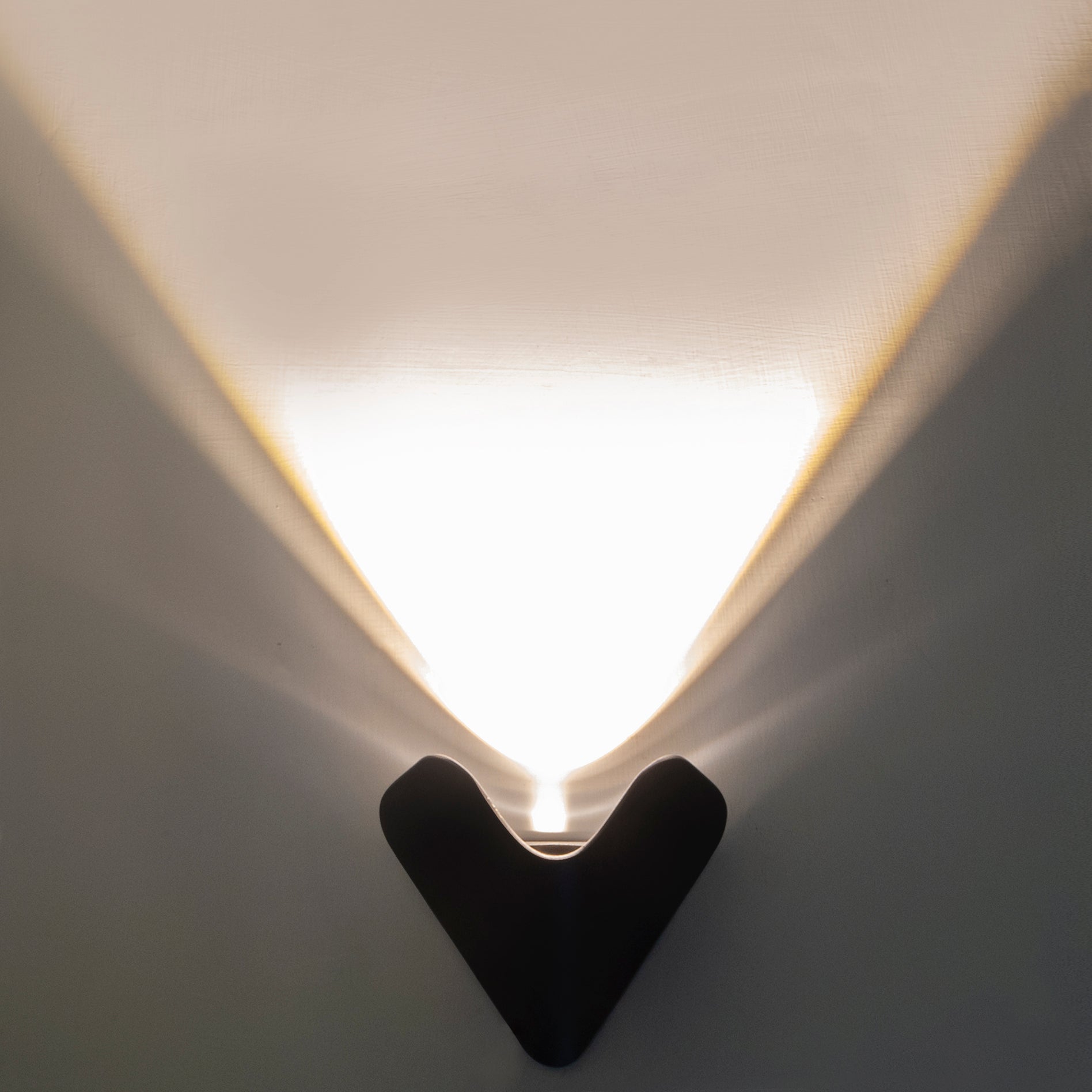 Applique moderno per esterni LED 12W IP65 luce ingresso parete muro facciata negozio NERO 4000K