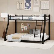 Letto a castello due livelli 90 × 190 e 140 × 190 cm con scala e sponde in ferro nero