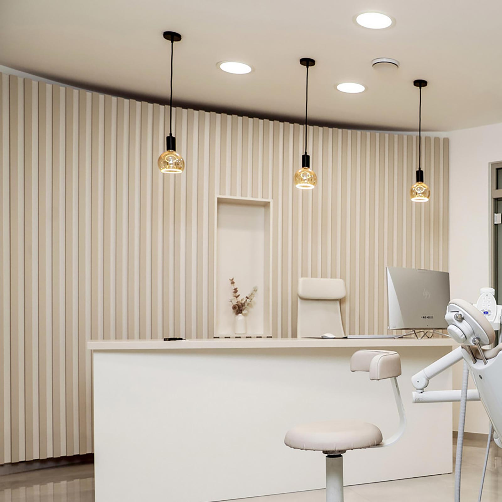 Lampadina design MOON lampada LED E27 6W dimmerabile vetro fume luce gialla 1900K pizzeria bar diametro 150mm