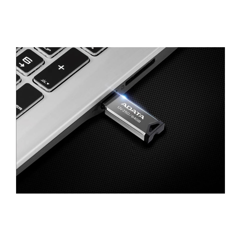 Chiavetta USB ADATA UV250 da 32 GB USB Tipo-A 2.0 Argento