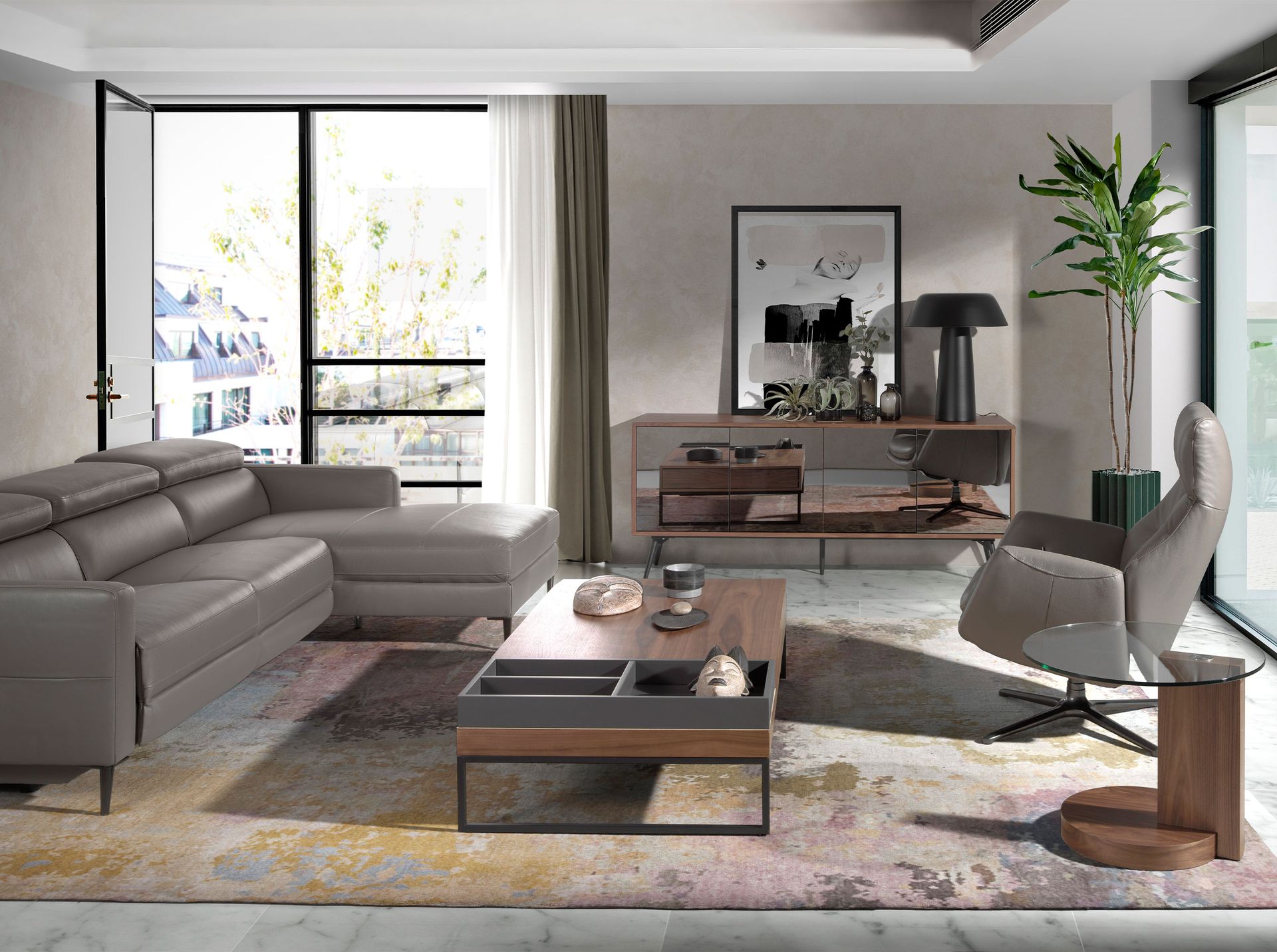 Tavolo angolare rotondo in vetro temperato e noce