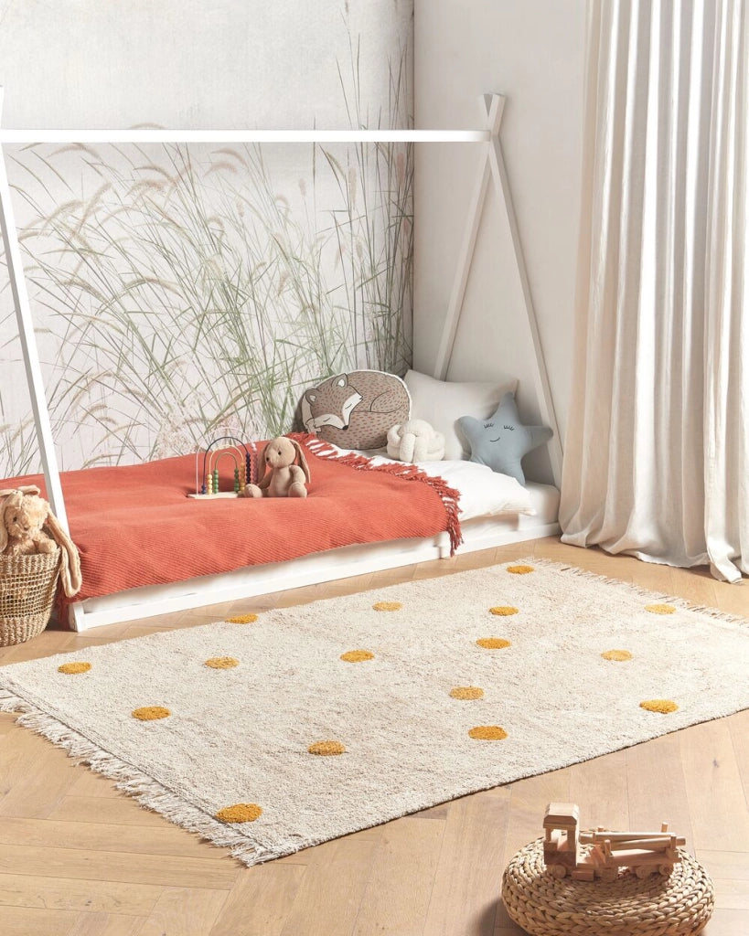 Tappeto per la camera dei bambini 140 x 200 cm Tappeto per la camera dei giochi con motivo a pois beige e giallo Dardere