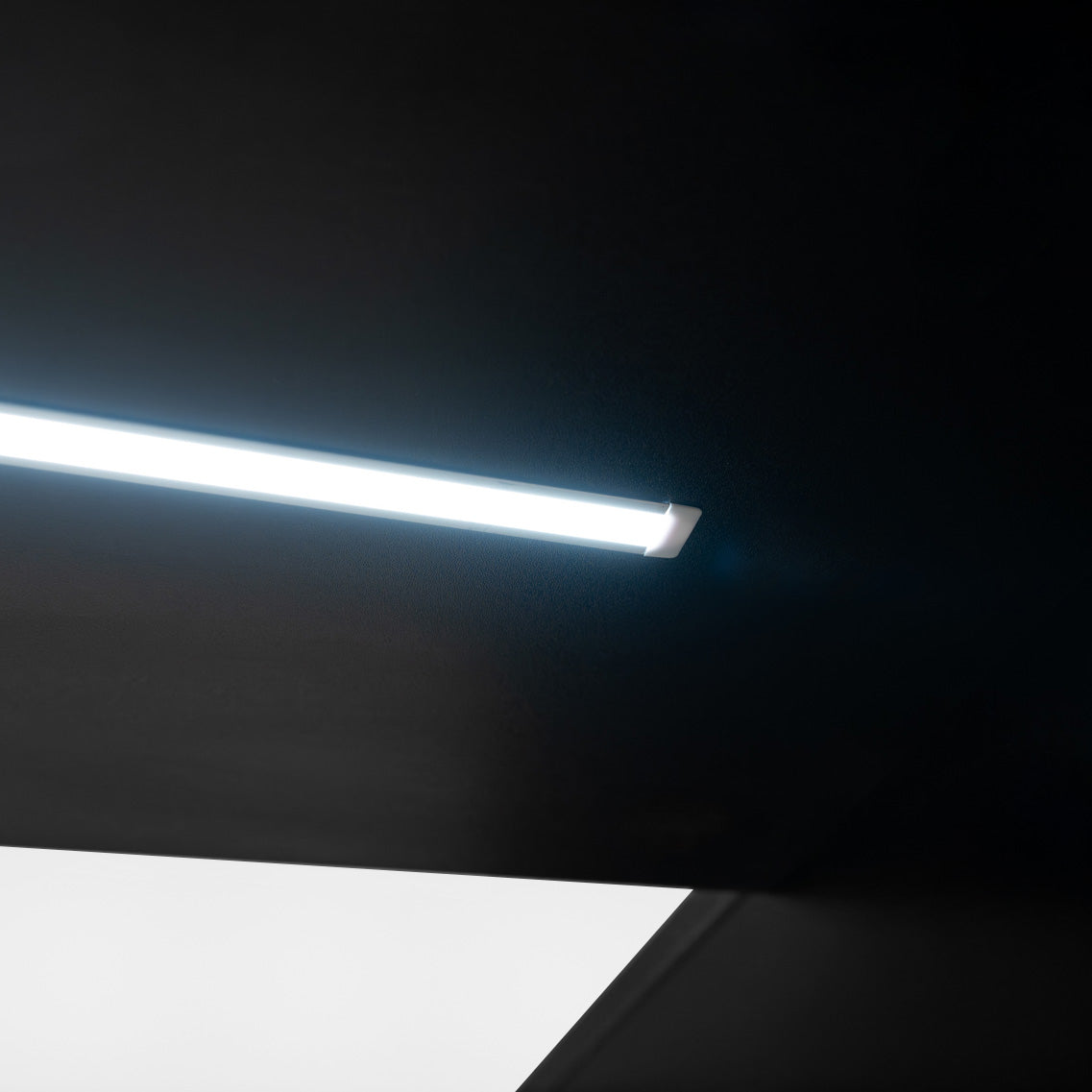 Bancone LED B1200 Nero con 1 Ripiano a Vista e 2 Chiusi