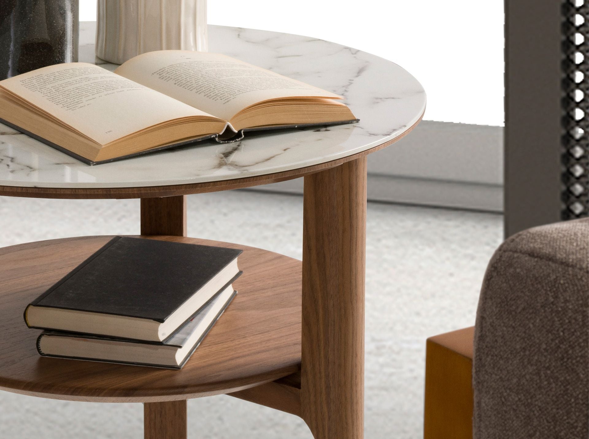 Tavolo d'angolo rotondo in marmo porcellanato e noce