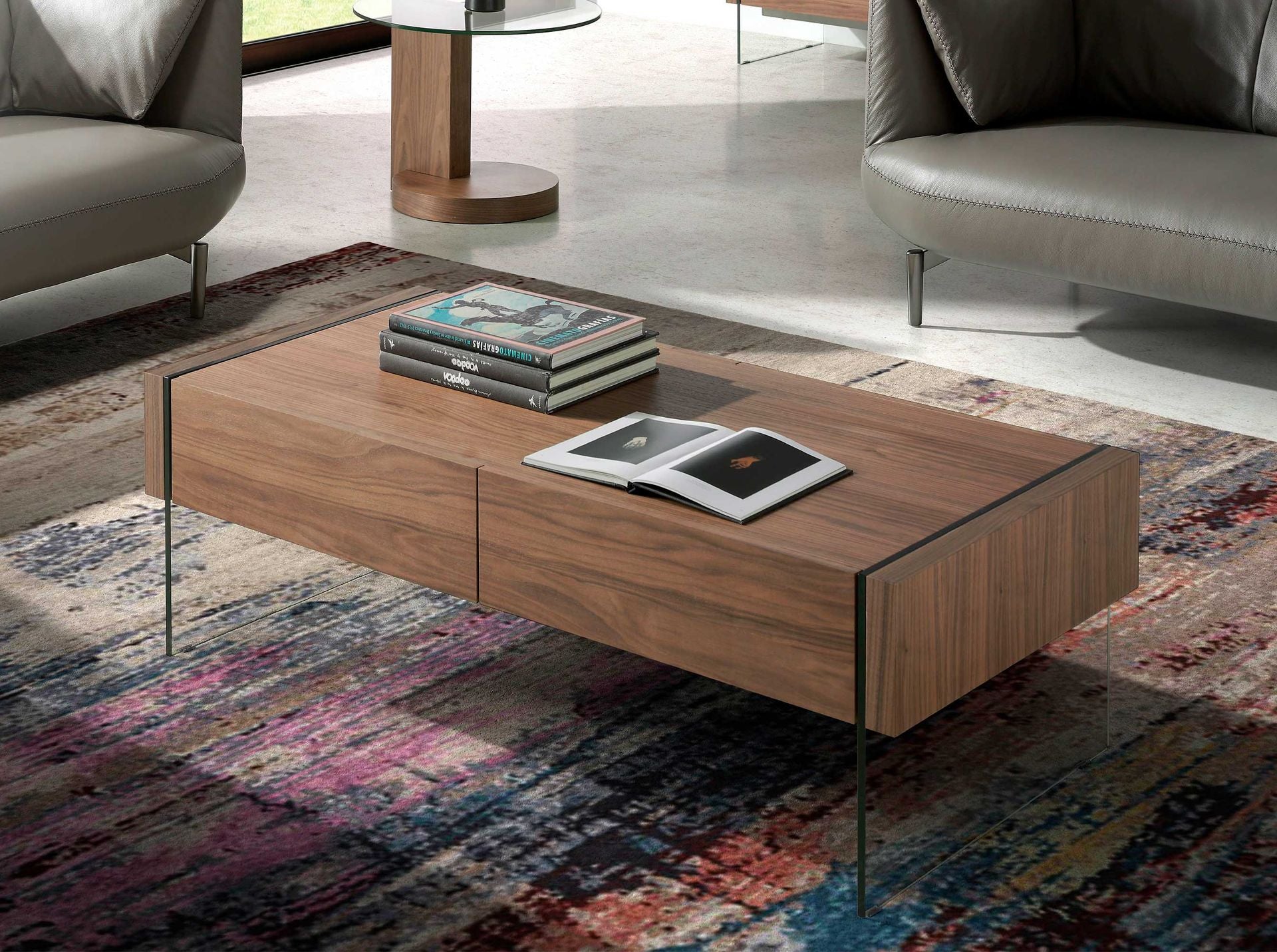 Tavolino rettangolare in noce e vetro temperato