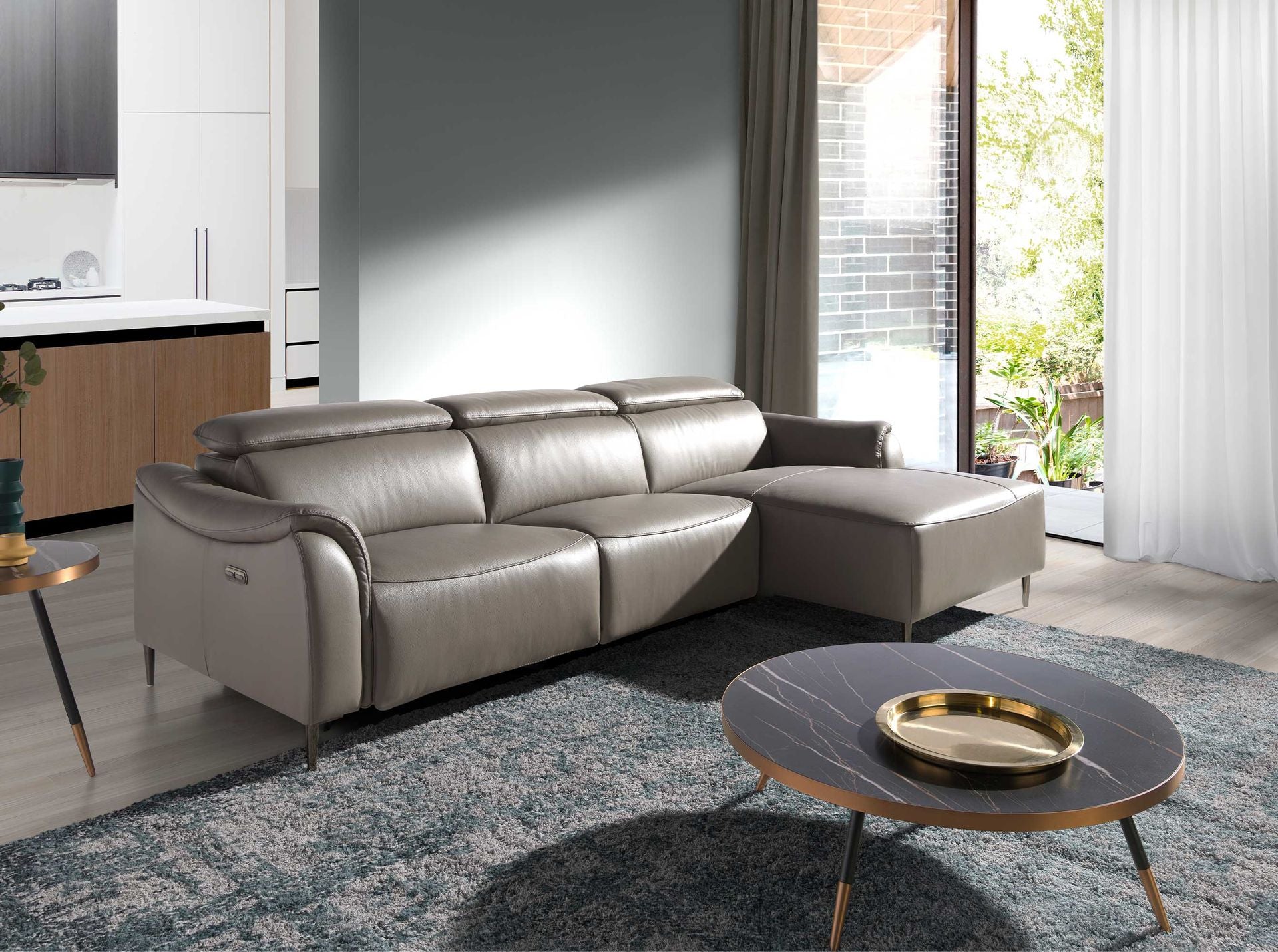 Tavolino rotondo in marmo porcellanato e acciaio nero