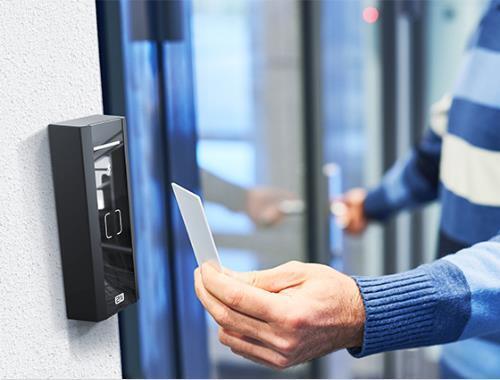 2N 916114 lettore di controllo di accesso Lettore di base per il controllo degli accessi Nero