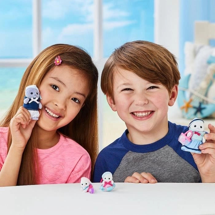 Famiglia Articolata - SYLVANIAN FAMILIES - Famiglia Foche - 4 Personaggi e Accessori da Spiaggia