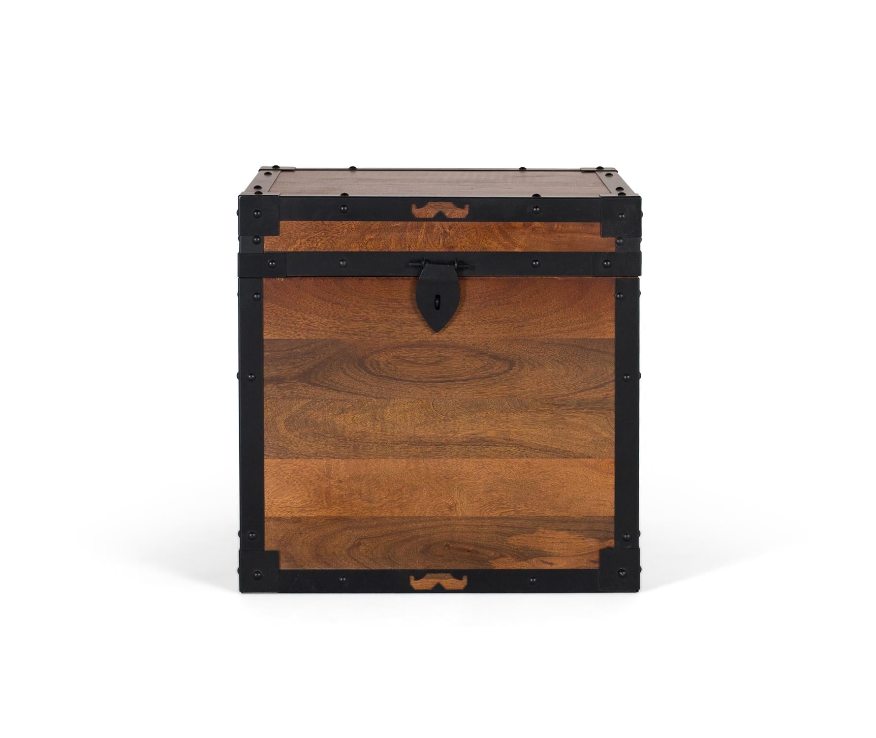 Baule in legno di mango con finiture in ferro nero in stile vintage