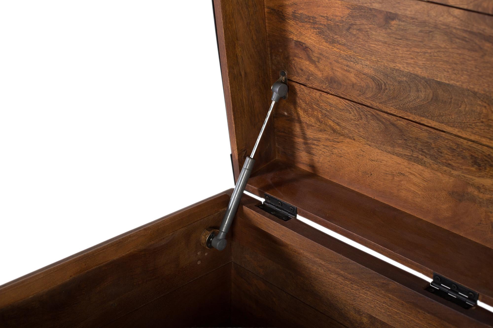 Baule in legno di mango con finiture in ferro nero in stile vintage