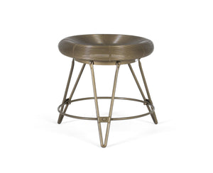 Sgabello basso in metallo in stile industriale