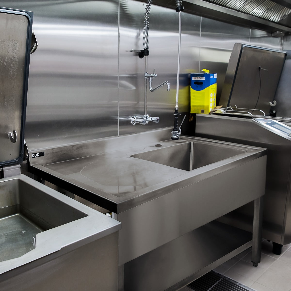 Lavello per ristorazione in acciaio inox per cucina commerciale a vasca singola con Drenaggio a sinistra