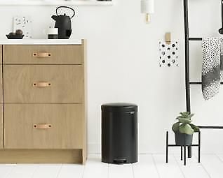Brabantia 114106 bidone per la spazzatura 20 L Rotondo Nero