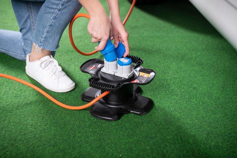 Brennenstuhl 1169730101 bobina avvolgicavo 5 presa(e) AC 10 m