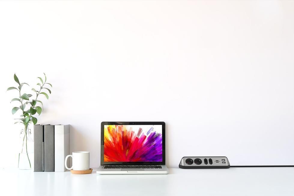 Brennenstuhl 1153590410 prolunghe e multiple 2 m 4 presa(e) AC Interno Nero, Argento