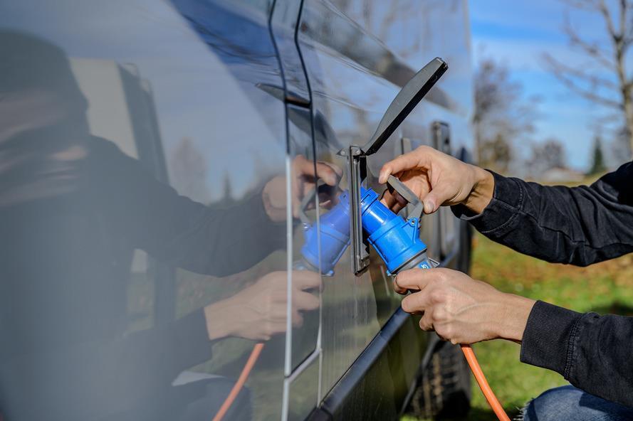 Brennenstuhl 1167650605 prolunghe e multiple 5 m 2 presa(e) AC Esterno Arancione