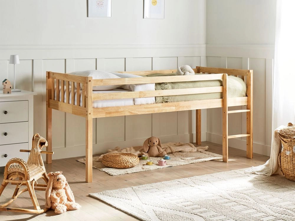 Letto singolo alto per bambini in legno di caucciù con rete a doghe in marrone chiaro 90 x 200 cm cameretta
