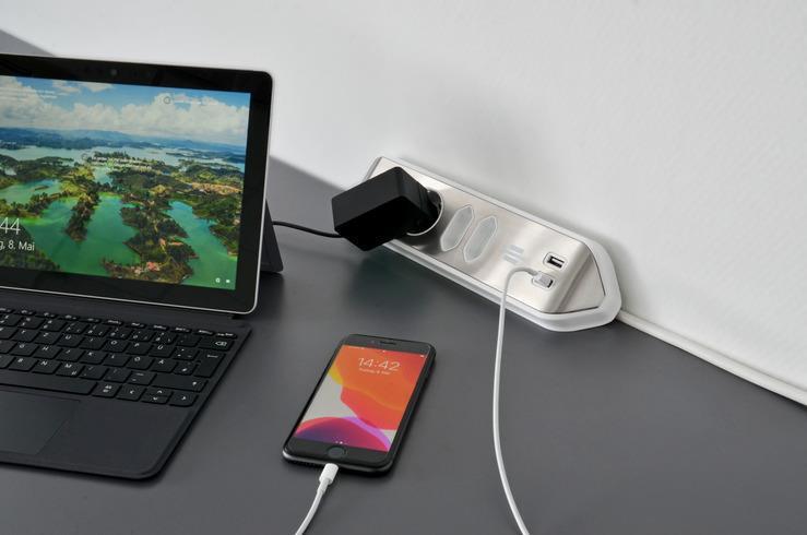 Brennenstuhl 1153590420 prolunghe e multiple 2 m 4 presa(e) AC Interno Argento, Bianco