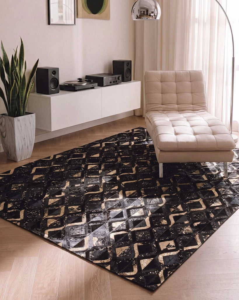 Tappeto Nero con Pelle dorato 140 x 200 cm in stile Modern Glam