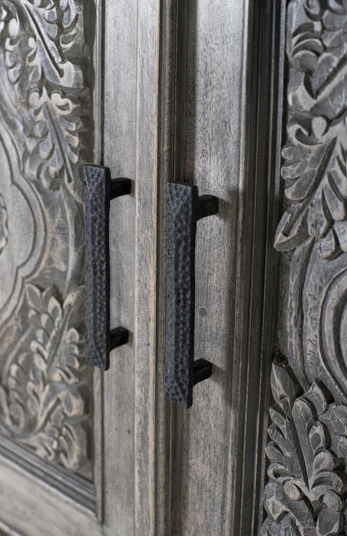 Armadio in legno massello di mango con ampio spazio