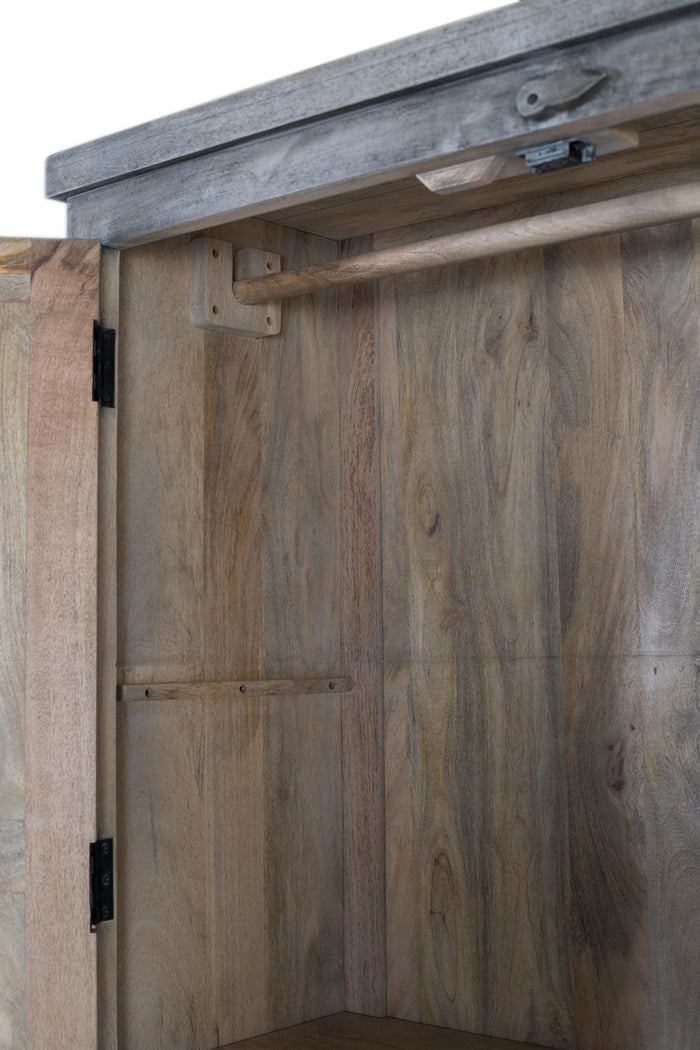 Armadio in legno massello di mango con ampio spazio