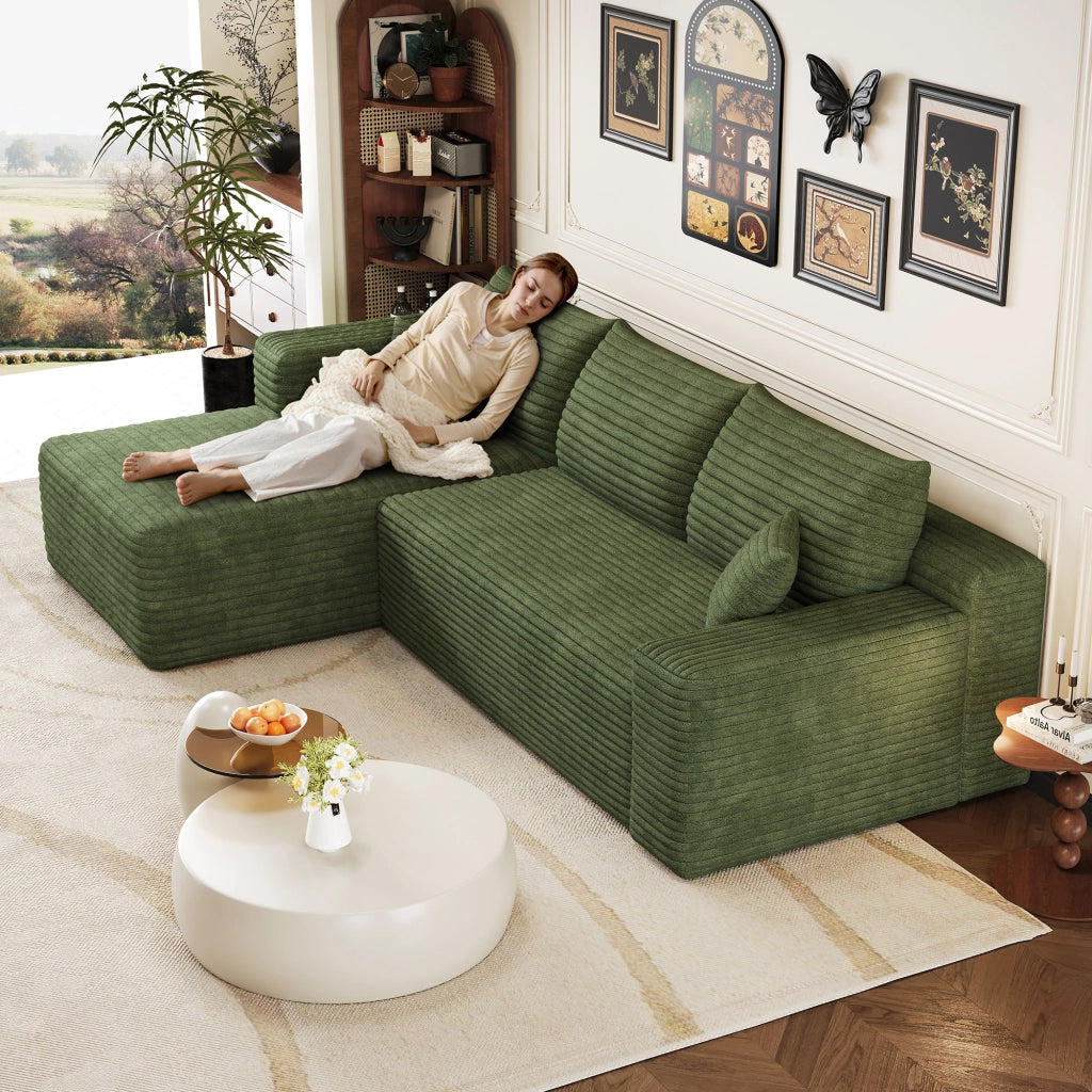 Divano angolare in tessuto con schiuma elastica e linee fluide senza montaggio verde 241 × 151 × 58 cm
