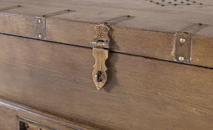 Tavolino da caffè in stile baule in legno di mango