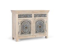 Credenza intagliata a mano con due cassetti e due ante