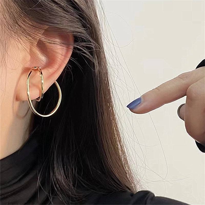 Orecchini a clip geometrici in metallo, stile francese, trendy e minimalisti, perfetti per chi non ha i lobi forati.