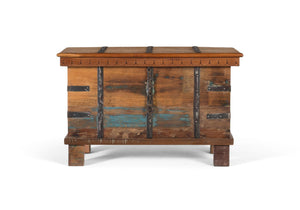 Baule in legno riciclato con apertura superiore e ferramenta