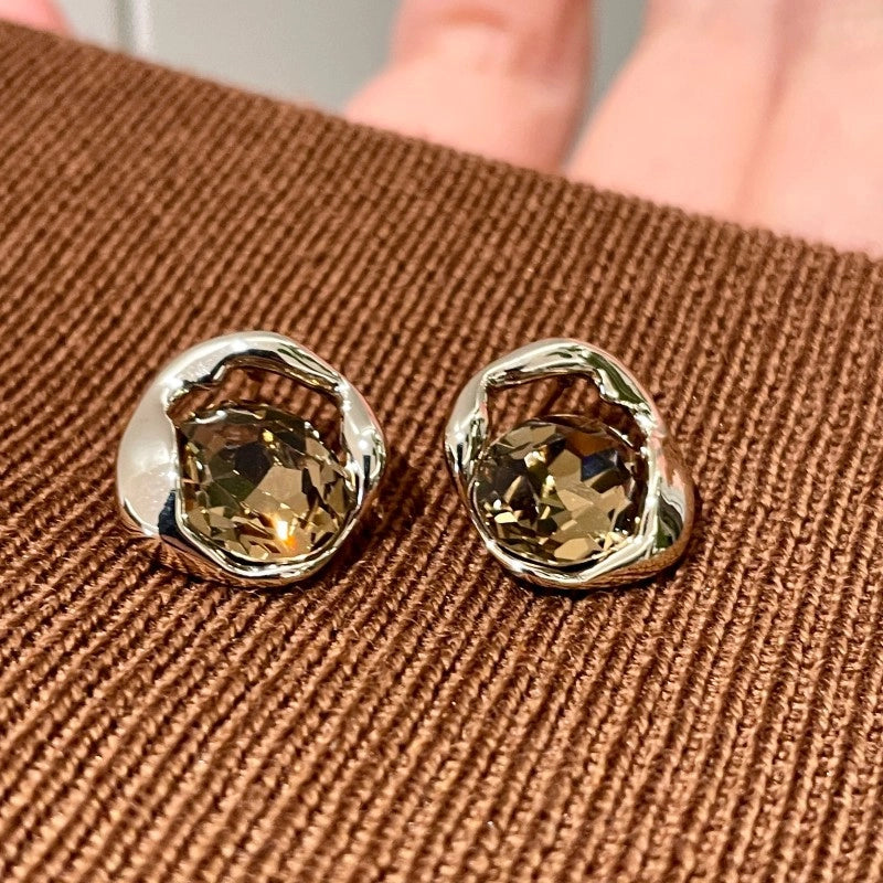 Orecchini vintage Maillard marroni con strass testurizzati e zirconi
